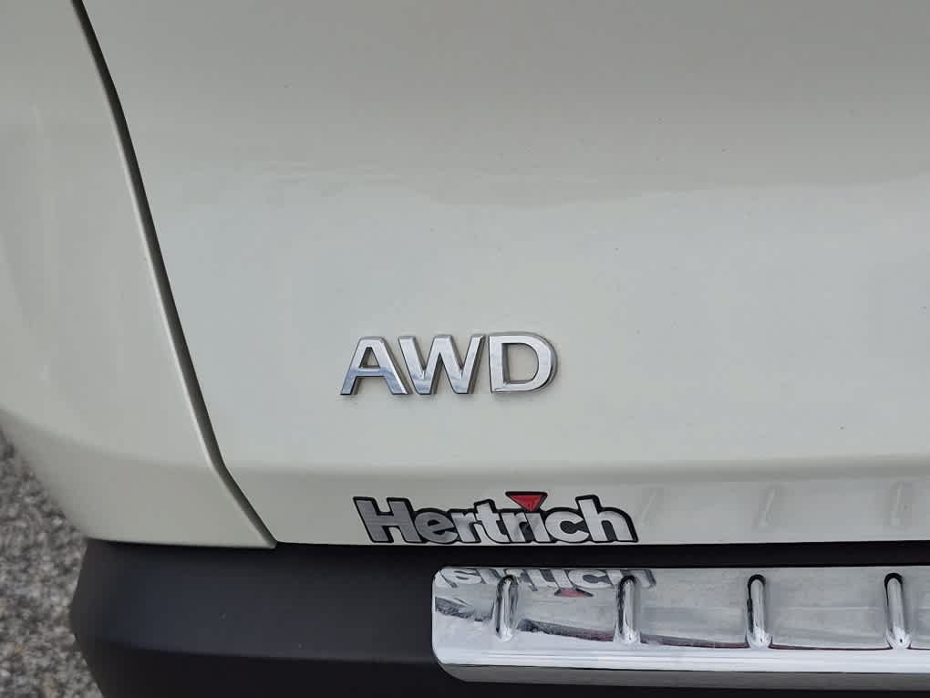 Used 2023 INFINITI QX60 Luxe w/ Cargo Package AWD/4WD image 24