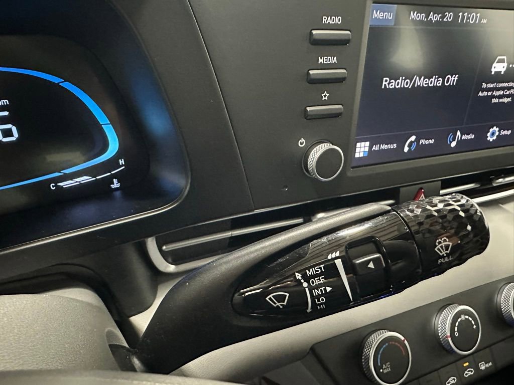 Used 2025 Hyundai Elantra SE FWD image 22