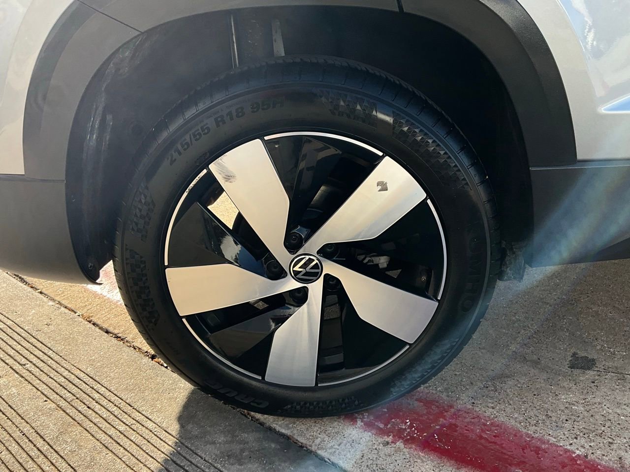 Used 2025 Volkswagen Taos S image 9