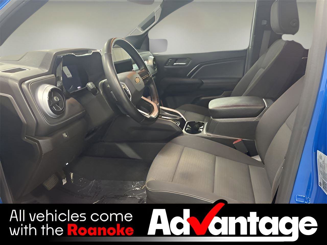 Used 2023 Chevrolet Colorado LT w/ LT Convenience Package II image 4