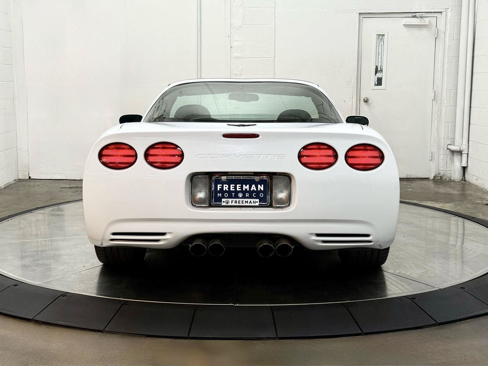 Used 1998 Chevrolet Corvette Coupe w/ Roof Pkg RWD image 6
