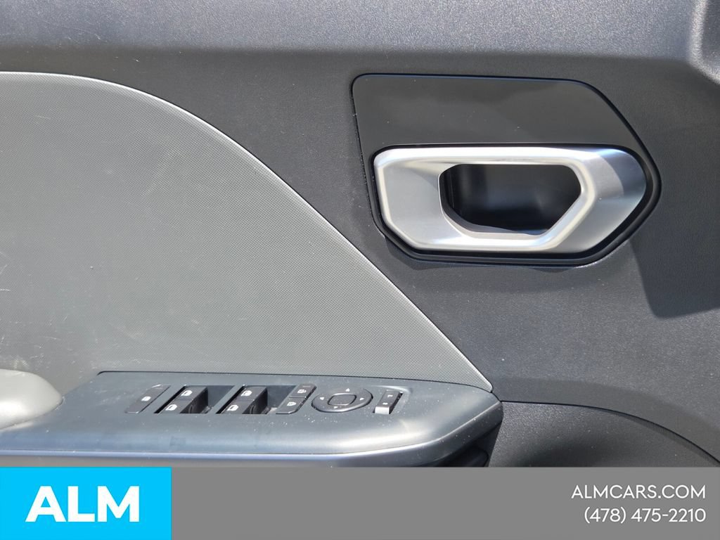 Used 2025 Kia K4 FWD image 29