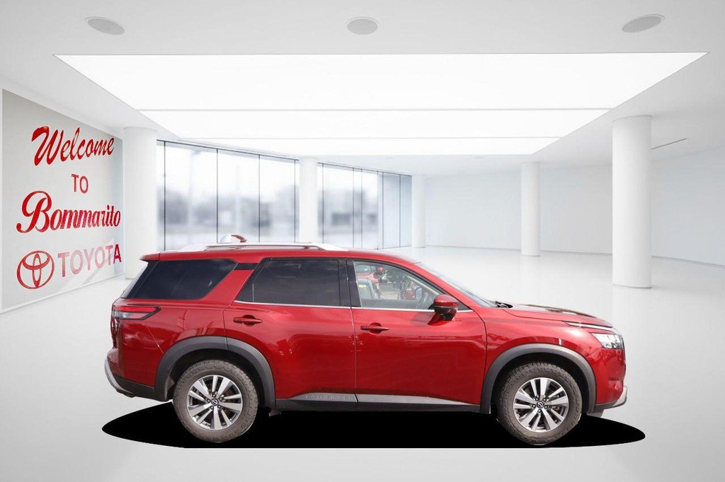 Used 2023 Nissan Pathfinder SL AWD/4WD image 5