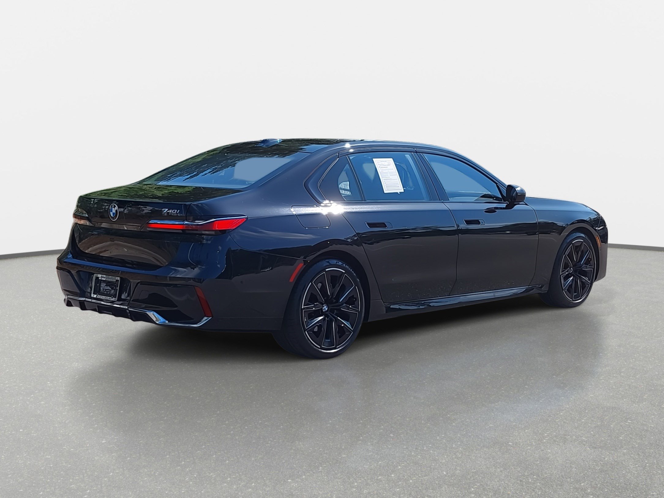 Certified 2025 BMW 740i xDrive w/ Premium Package image 5