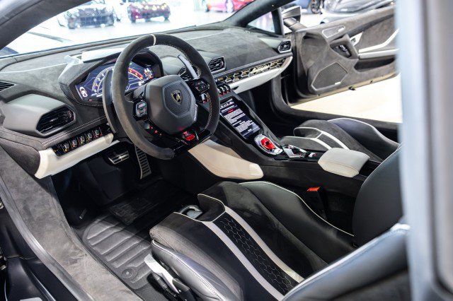 Used 2023 Lamborghini Huracan Tecnica RWD image 36