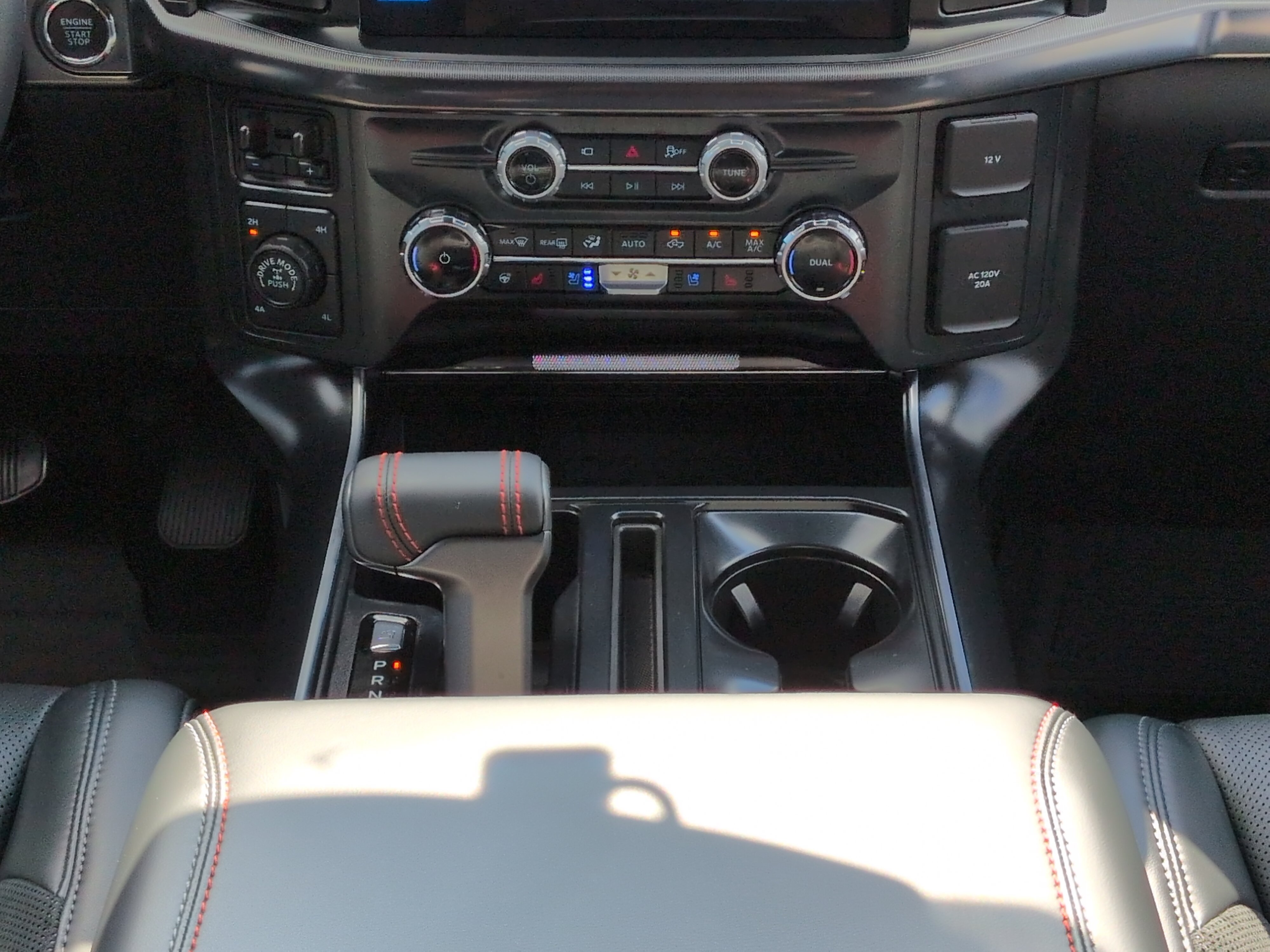 Used 2025 Ford F150 Raptor AWD/4WD image 17