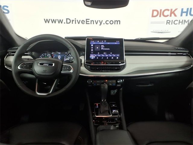 Used 2024 Jeep Compass Limited image 13