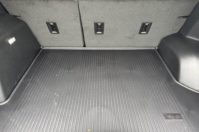 New 2026 GMC Terrain AT4 w/ Convenience Package III image 17