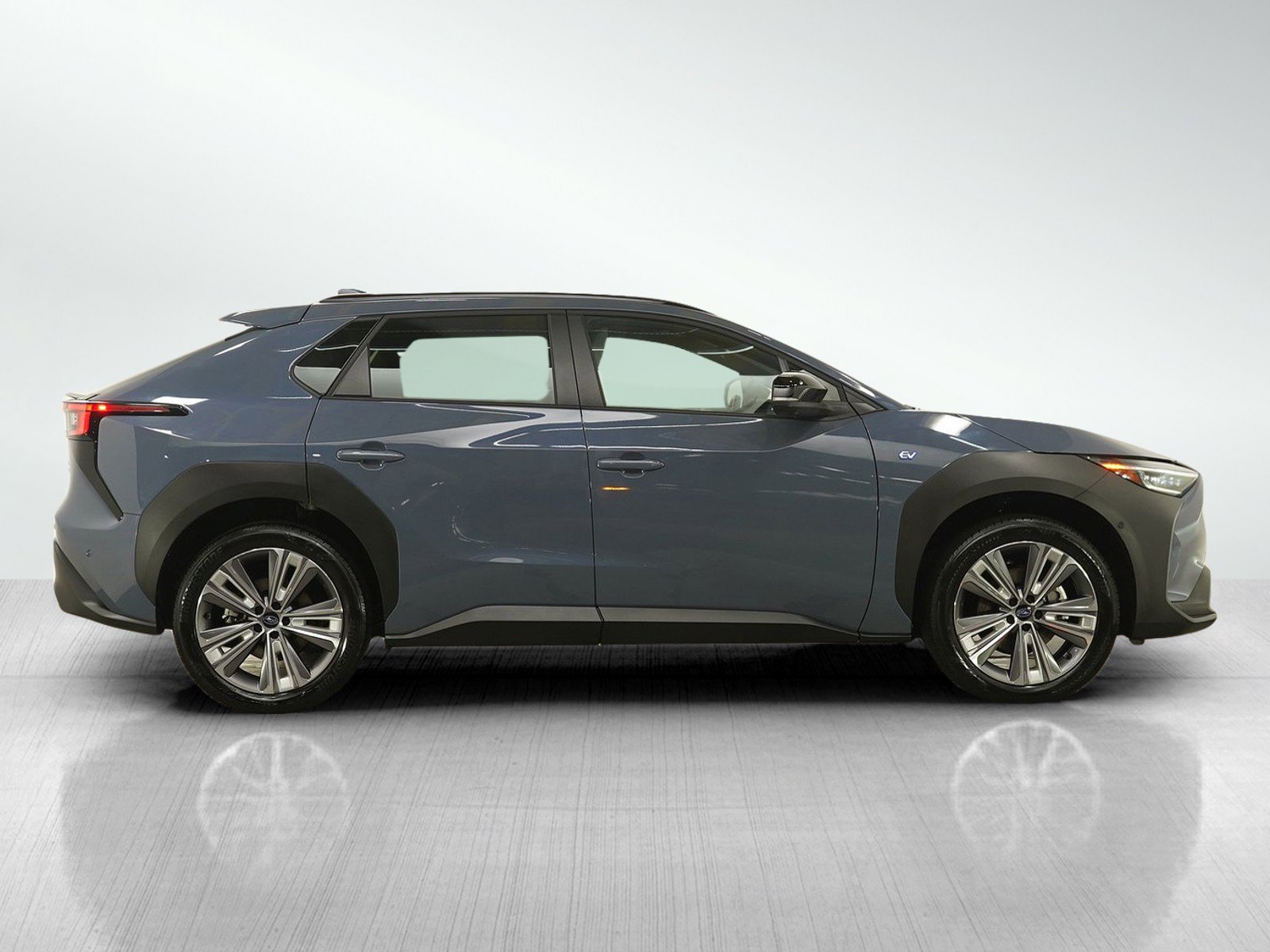 Used 2023 Subaru Solterra Limited image 6