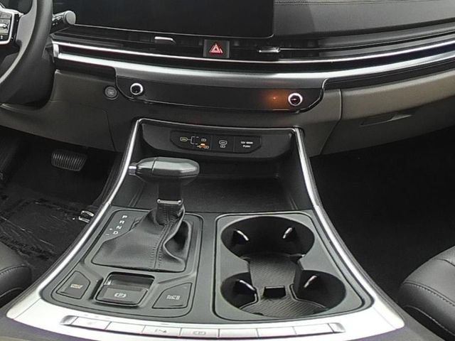 Used 2026 Kia Carnival FWD image 26