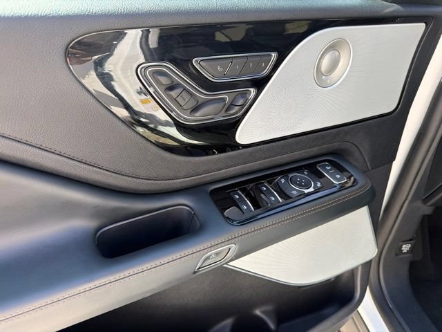 Certified 2025 Lincoln Aviator Reserve w/ Equipment Group 201A AWD/4WD image 25