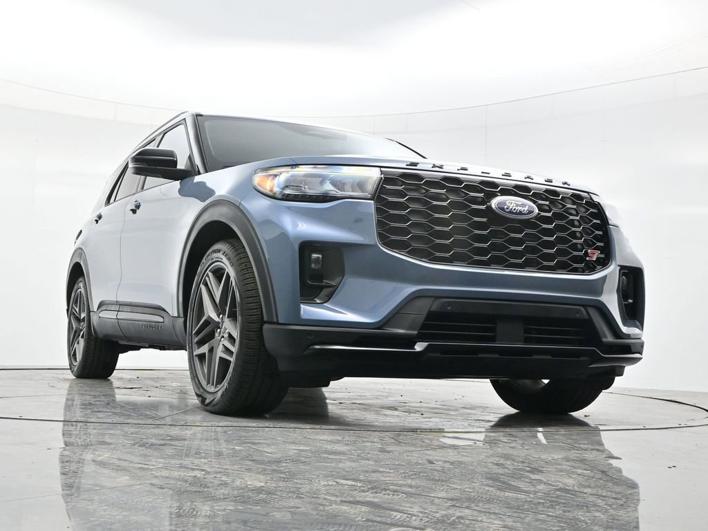 Used 2025 Ford Explorer ST w/ Sun And Sound Package image 51