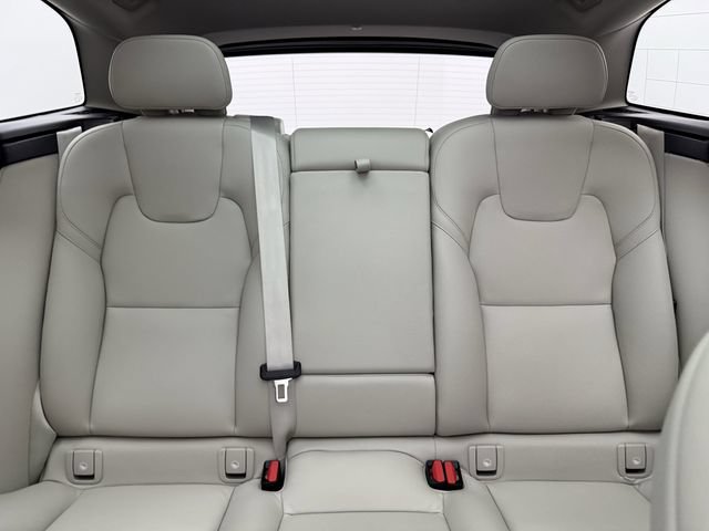 Certified 2024 Volvo XC60 B5 Core w/ Protection Package Premier AWD/4WD image 27
