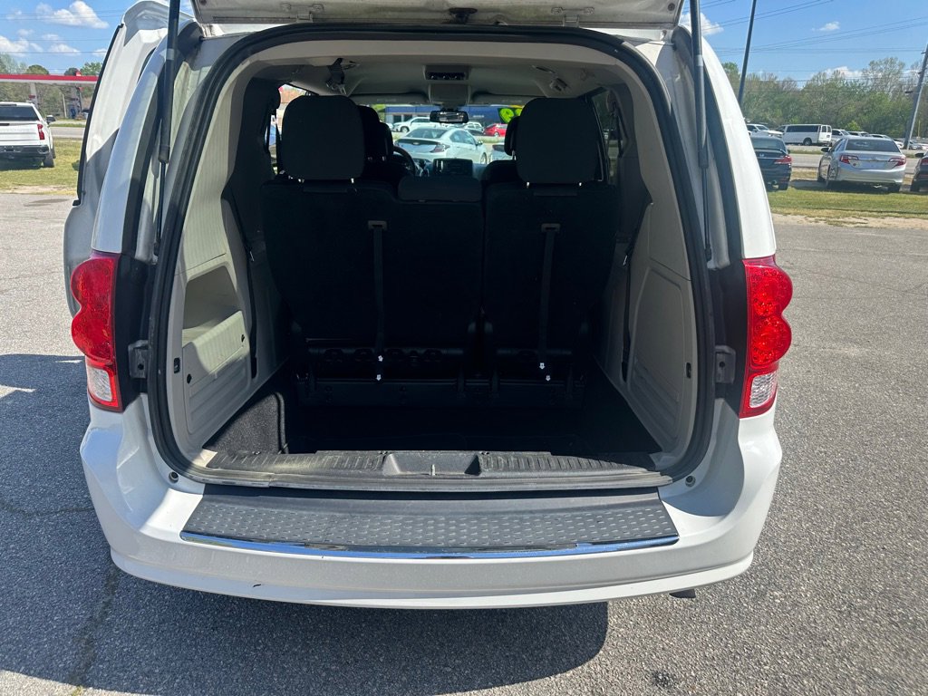 Used 2019 Dodge Grand Caravan SE w/ UConnect Hands-Free Group image 10