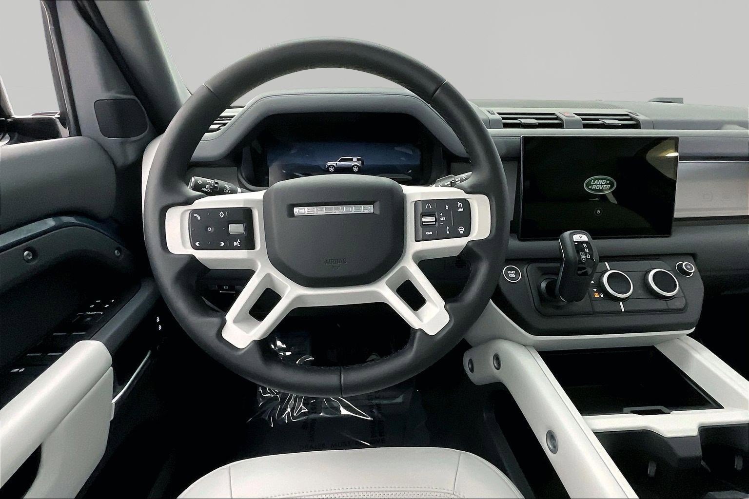 Used 2025 Land Rover Defender 110 X-Dynamic SE image 8