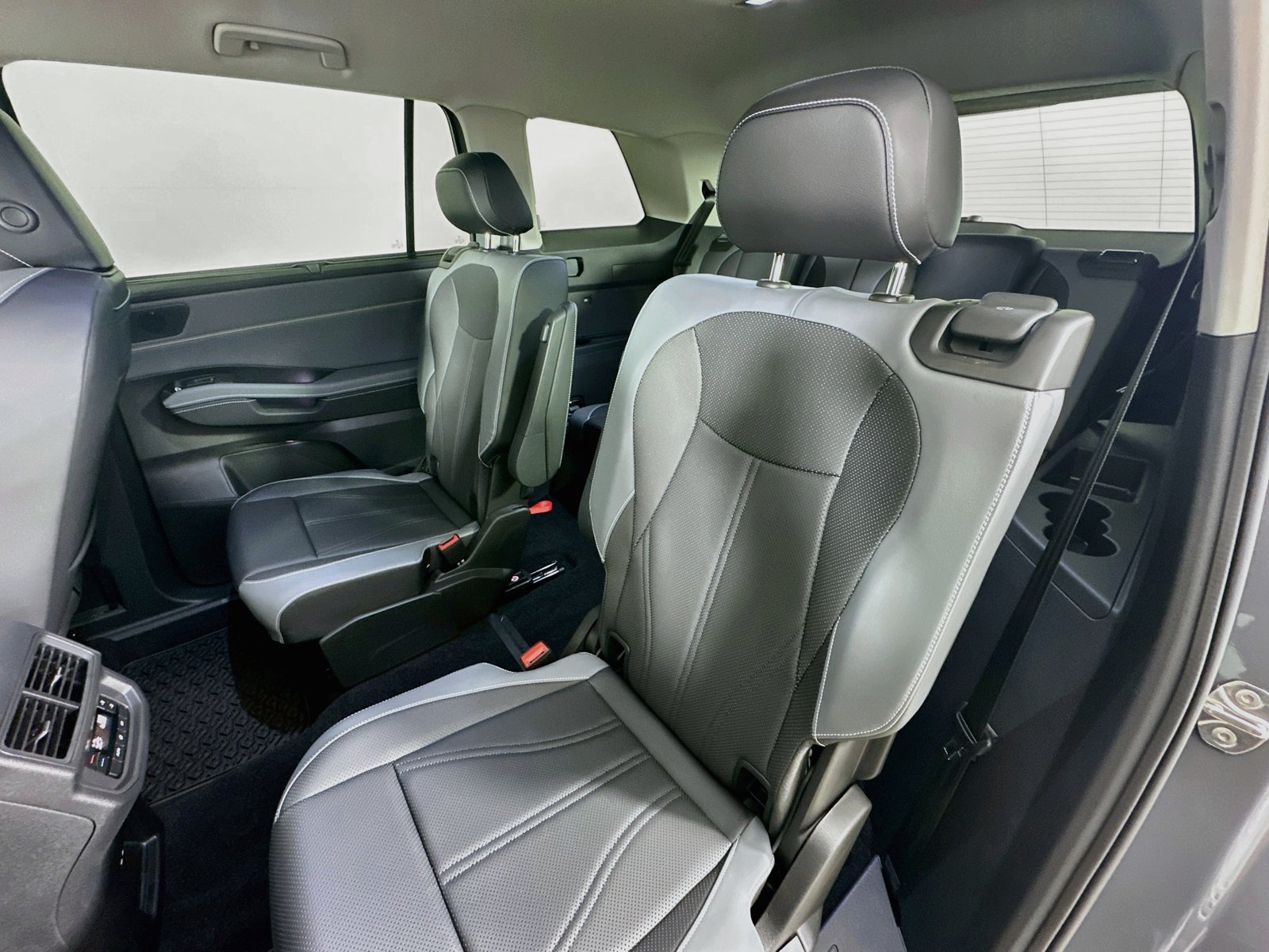 New 2027 Volkswagen Atlas SE AWD/4WD image 35
