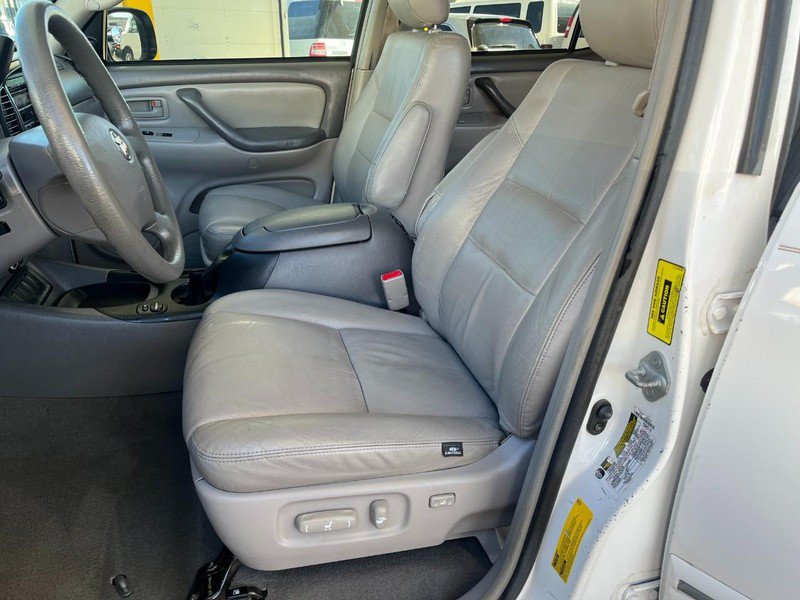 Used 2006 Toyota Sequoia SR5 RWD image 7