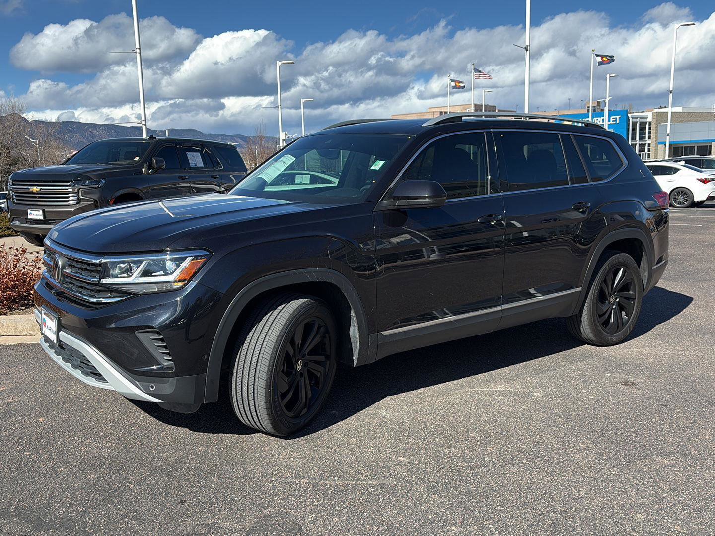 Used 2021 Volkswagen Atlas SEL Premium image 3