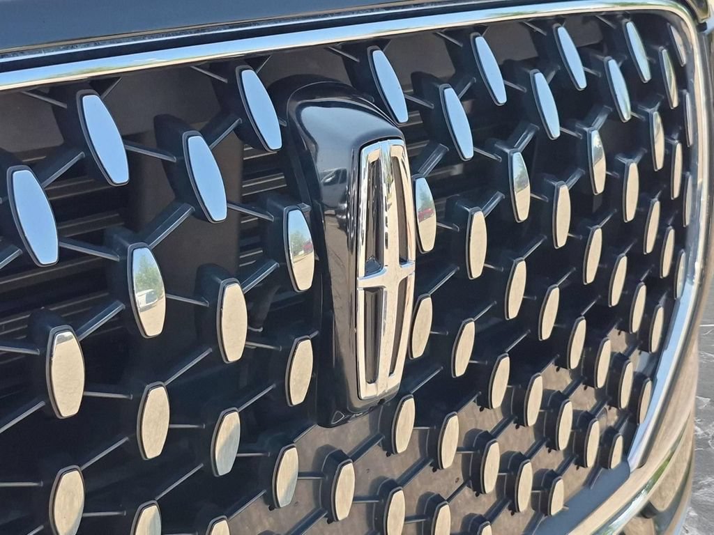 Used 2023 Lincoln Corsair Reserve w/ Equipment Group 201A AWD/4WD image 9
