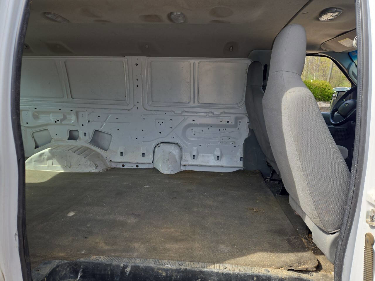 Used 2014 Ford E-350 and Econoline 350 Super Duty w/ Interior Upgrade Package RWD image 23