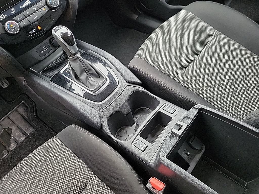 Used 2022 Nissan Rogue Sport SV image 9