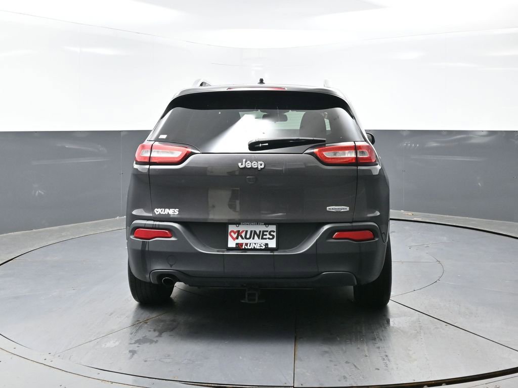 Used 2016 Jeep Cherokee Latitude image 10