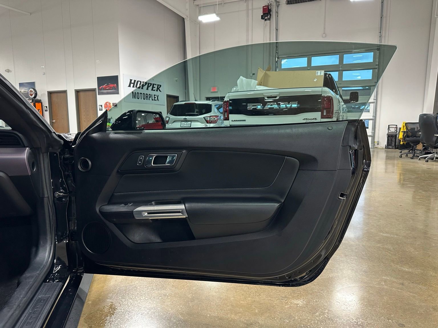 Used 2017 Ford Mustang GT RWD image 28
