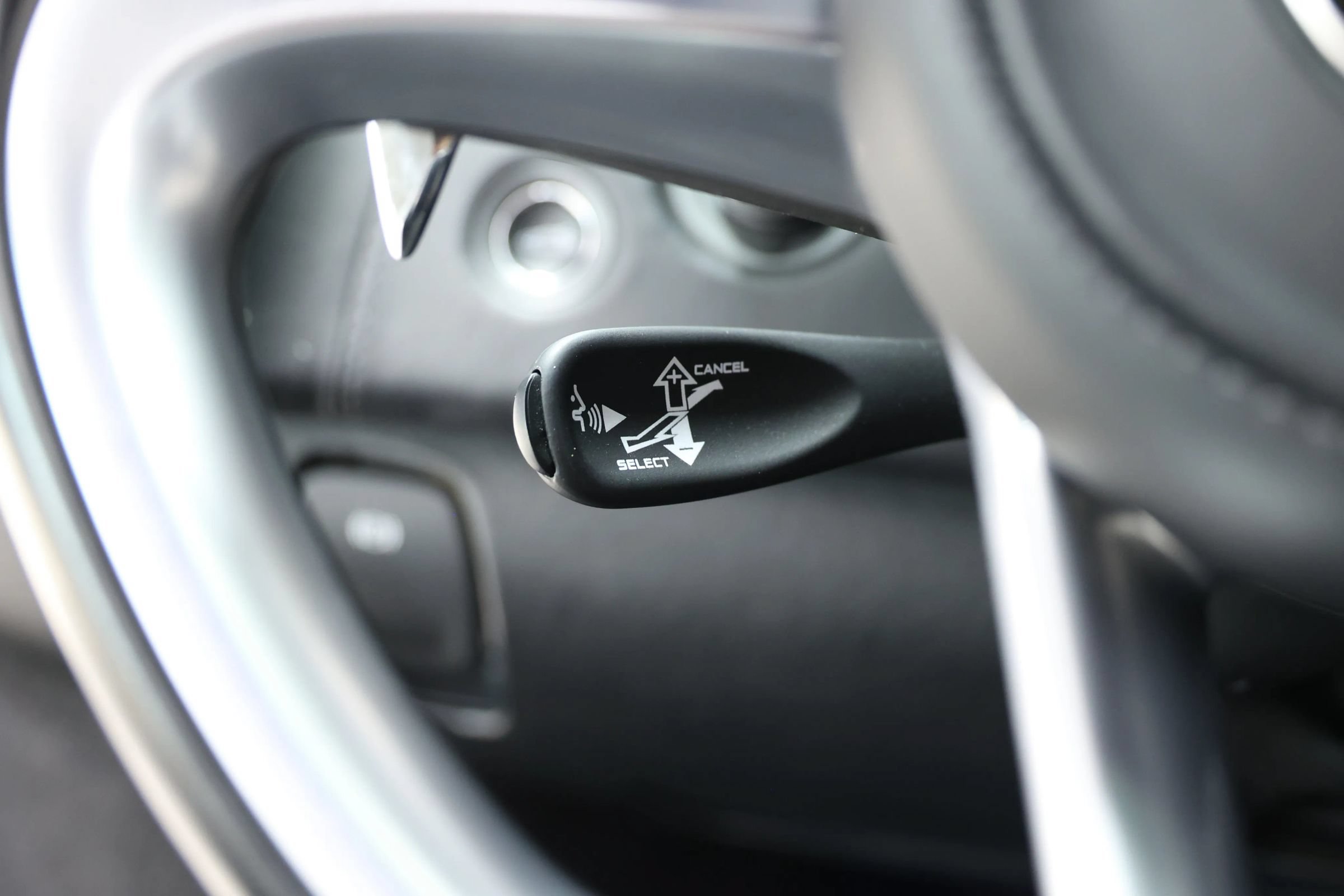 Used 2021 McLaren GT RWD image 32