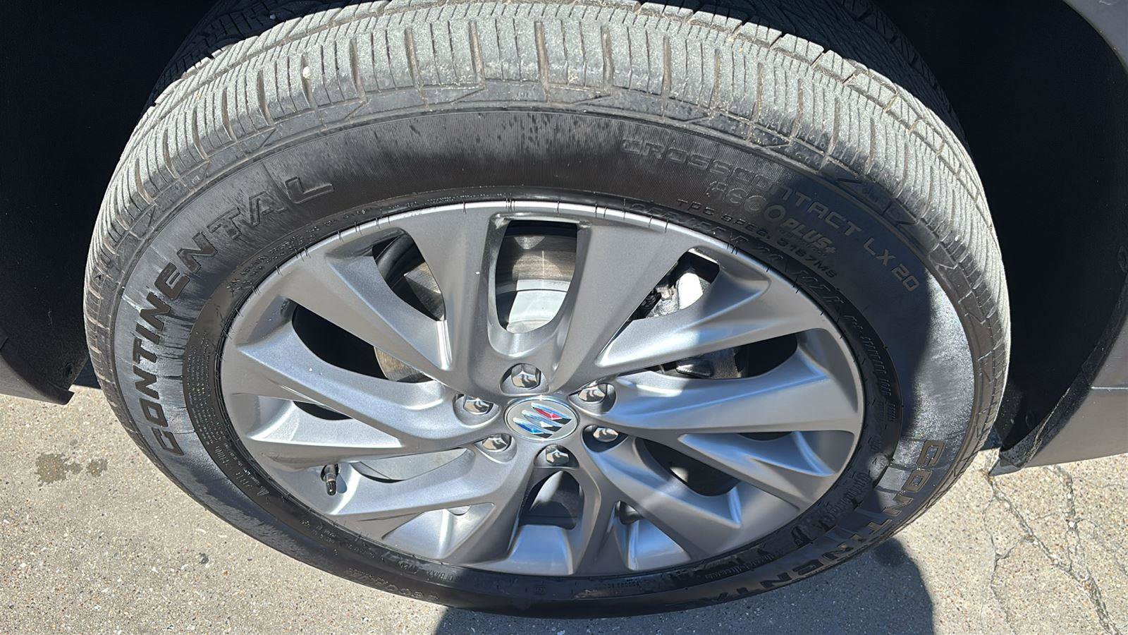 Certified 2025 Buick Enclave Preferred FWD image 9