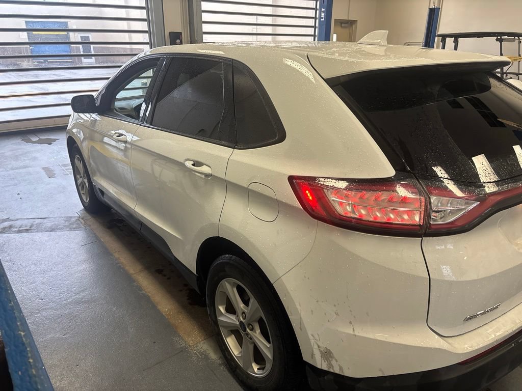 Used 2018 Ford Edge SE FWD image 10