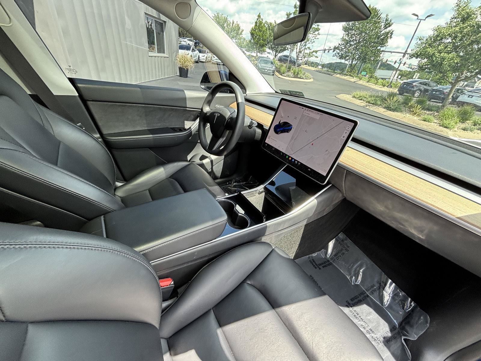 Used 2021 Tesla Model Y Long Range AWD/4WD image 22