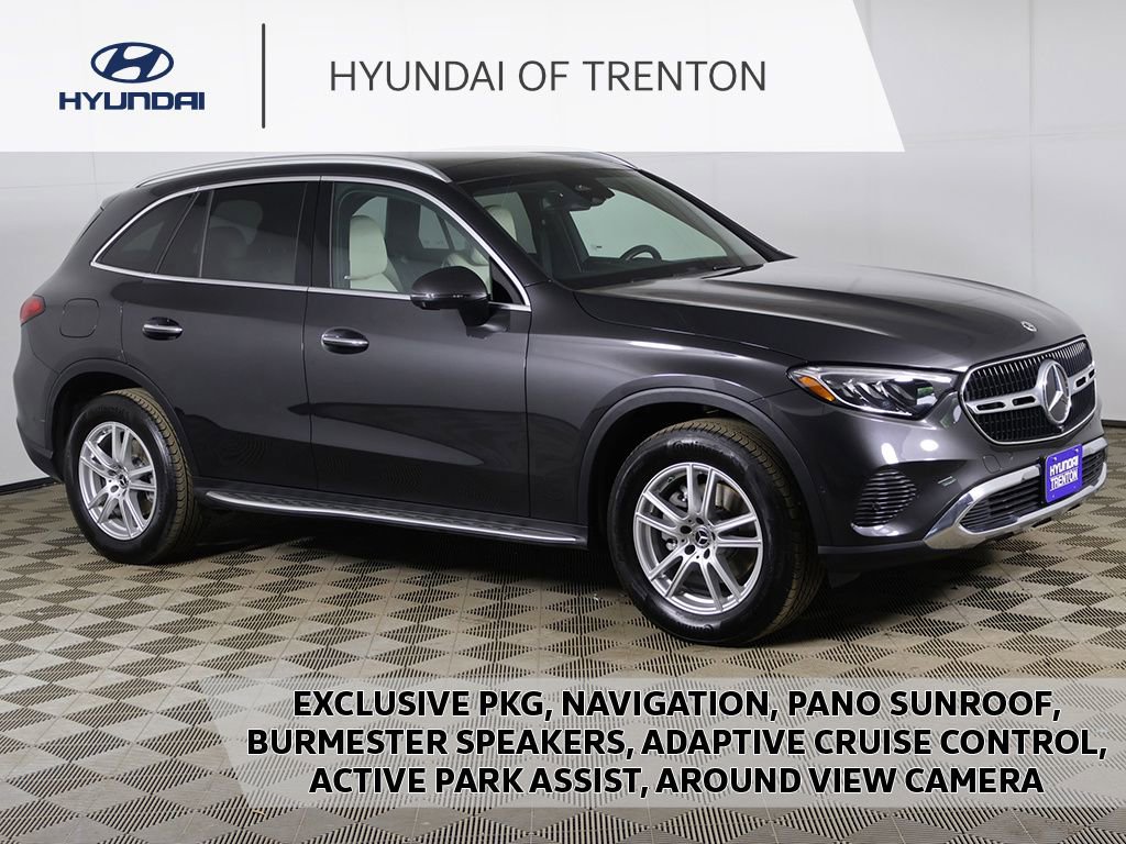 Used 2025 Mercedes-Benz GLC 300 4MATIC image 1