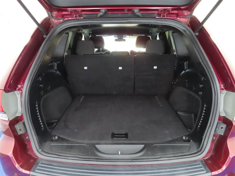 Used 2019 Jeep Grand Cherokee Laredo image 12