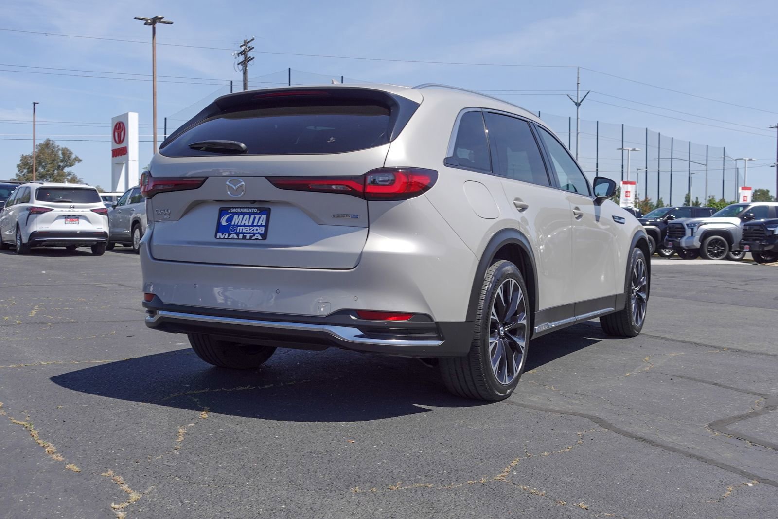 Certified 2024 MAZDA CX-90 Plug-In Hybrid w/ Premium Pkg AWD/4WD image 4