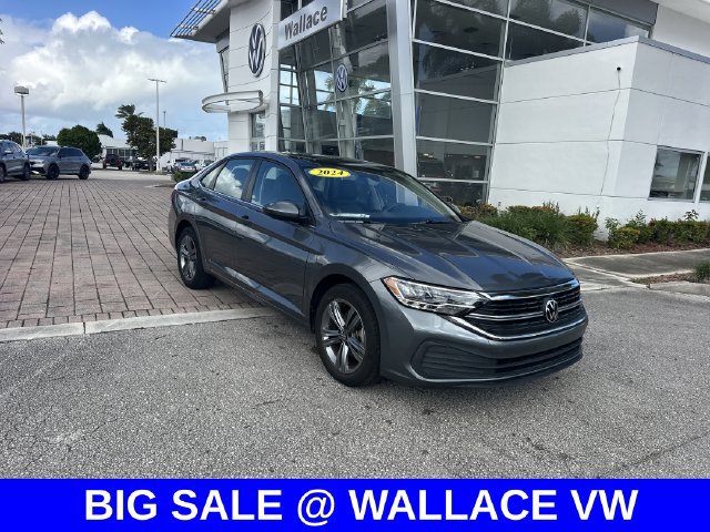Certified 2024 Volkswagen Jetta SE w/ Panoramic Sunroof Package FWD image 5