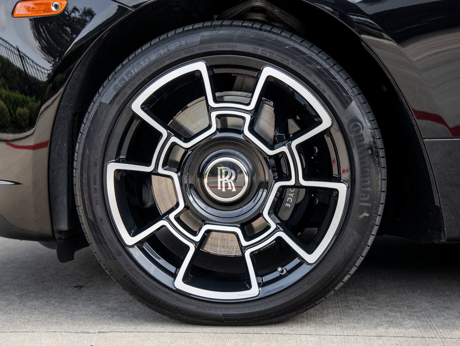 Used 2019 Rolls-Royce Wraith RWD image 15