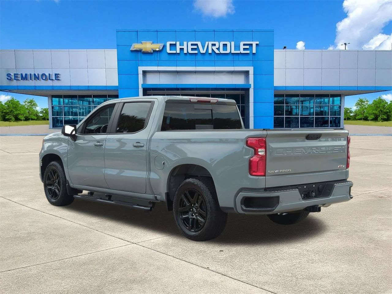 Used 2024 Chevrolet Silverado 1500 RST w/ Convenience Package II RWD image 3