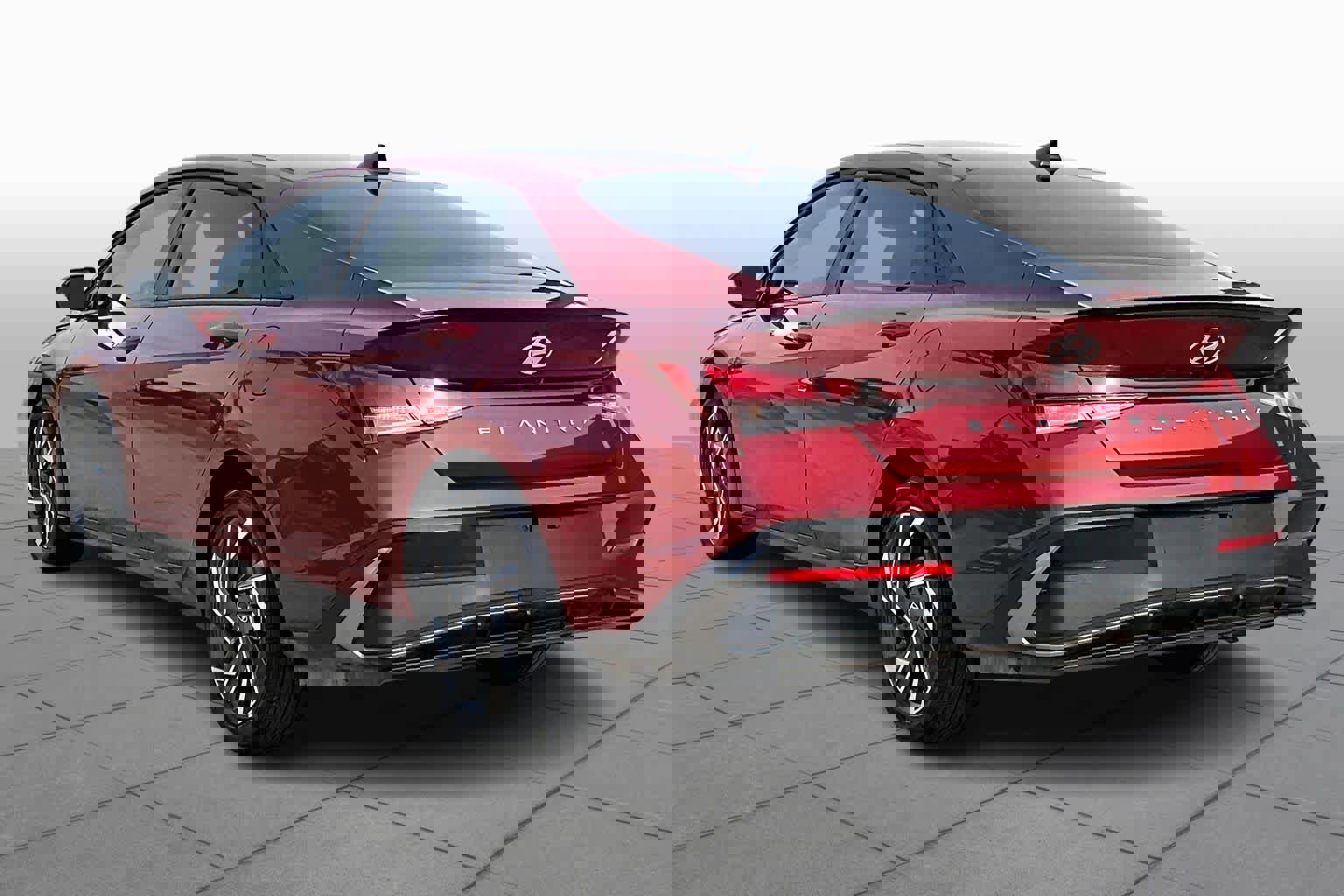 Used 2025 Hyundai Elantra Sport image 11