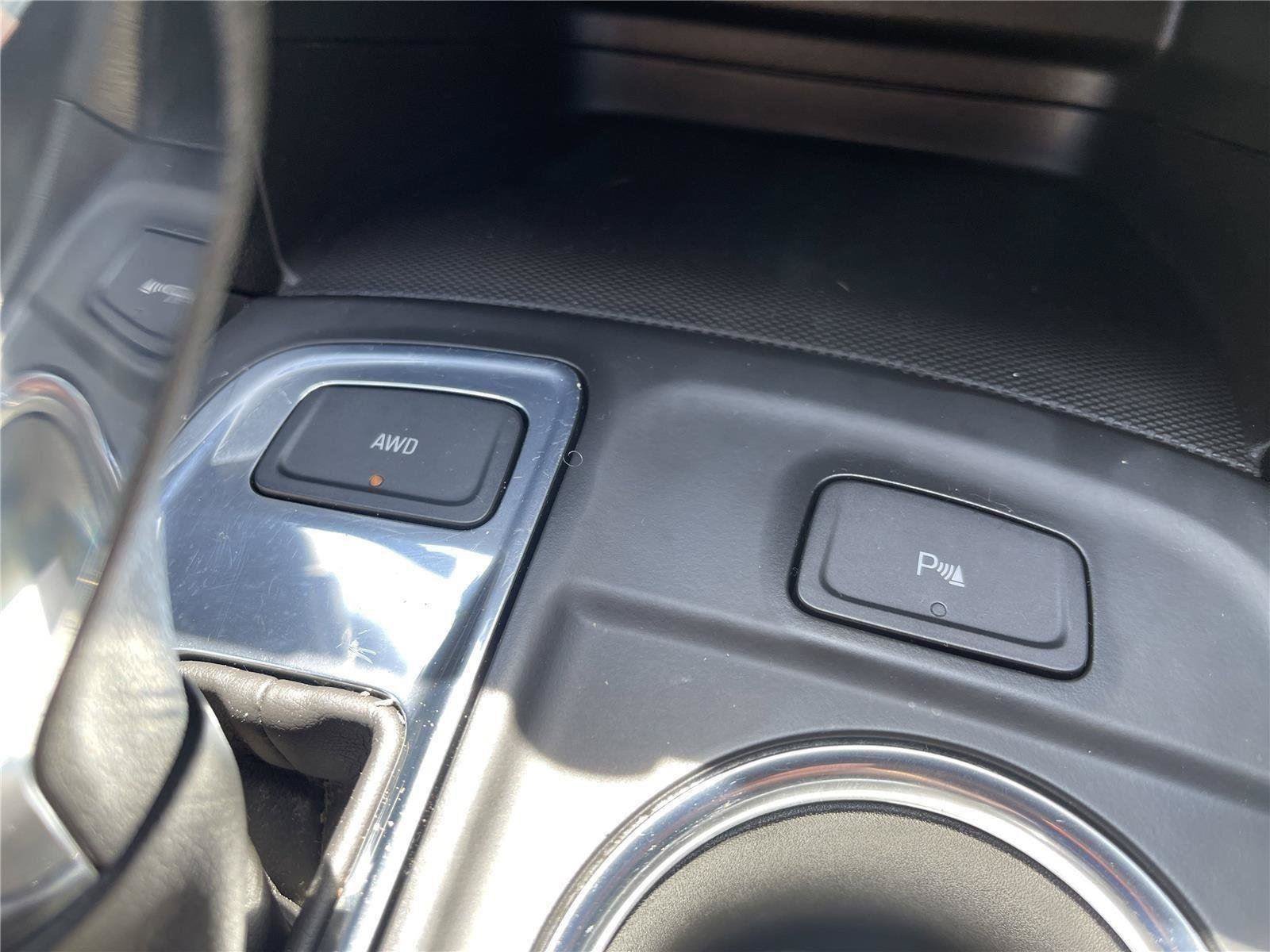 Used 2023 Chevrolet Equinox LT AWD/4WD image 28