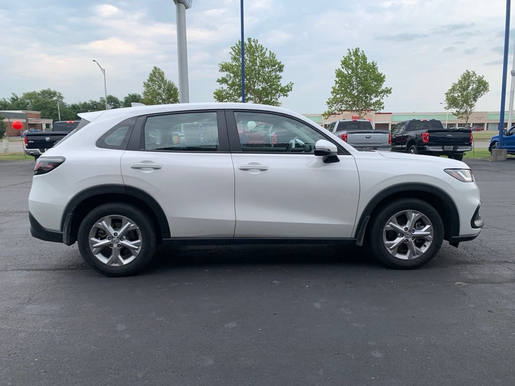 Used 2025 Honda HR-V LX image 2