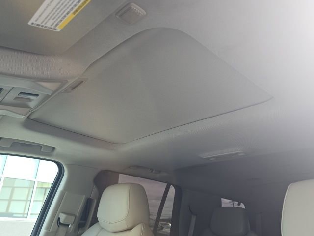 Used 2016 Cadillac Escalade Luxury image 18