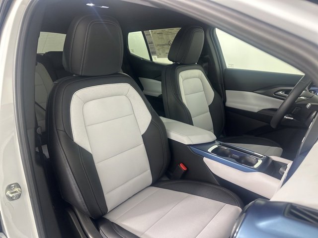 New 2026 Chevrolet Equinox EV LT image 14