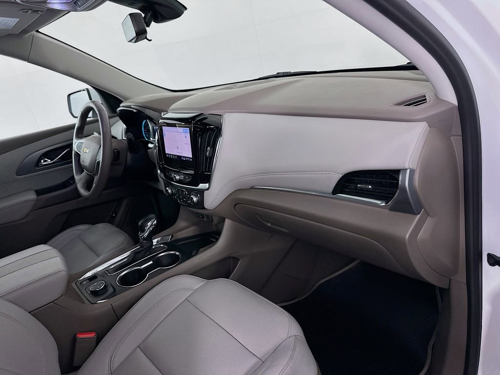 Used 2021 Chevrolet Traverse Premier w/ LPO, Cargo Package image 31
