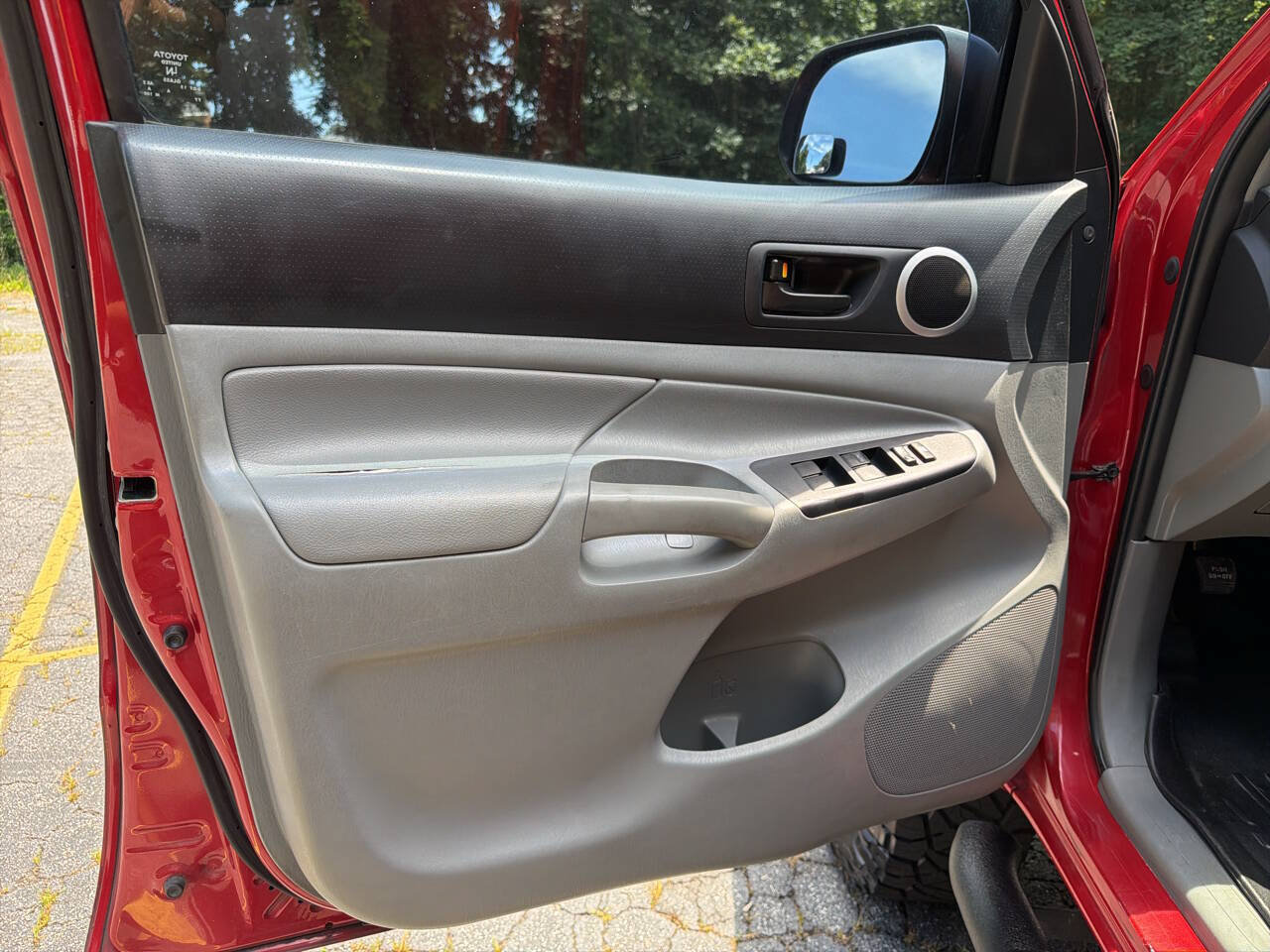 Used 2013 Toyota Tacoma PreRunner w/ TRD Sport Pkg RWD image 9