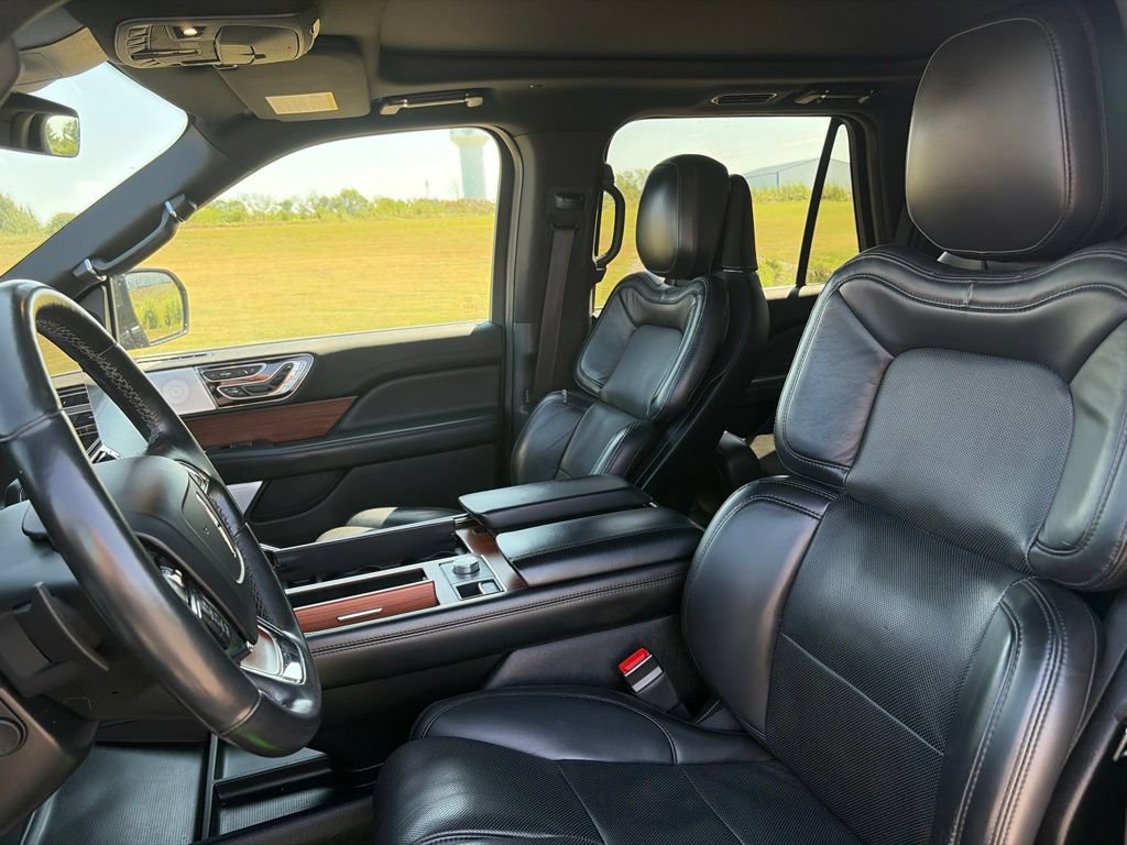 Used 2020 Lincoln Navigator Reserve w/ Luxury Package AWD/4WD image 9