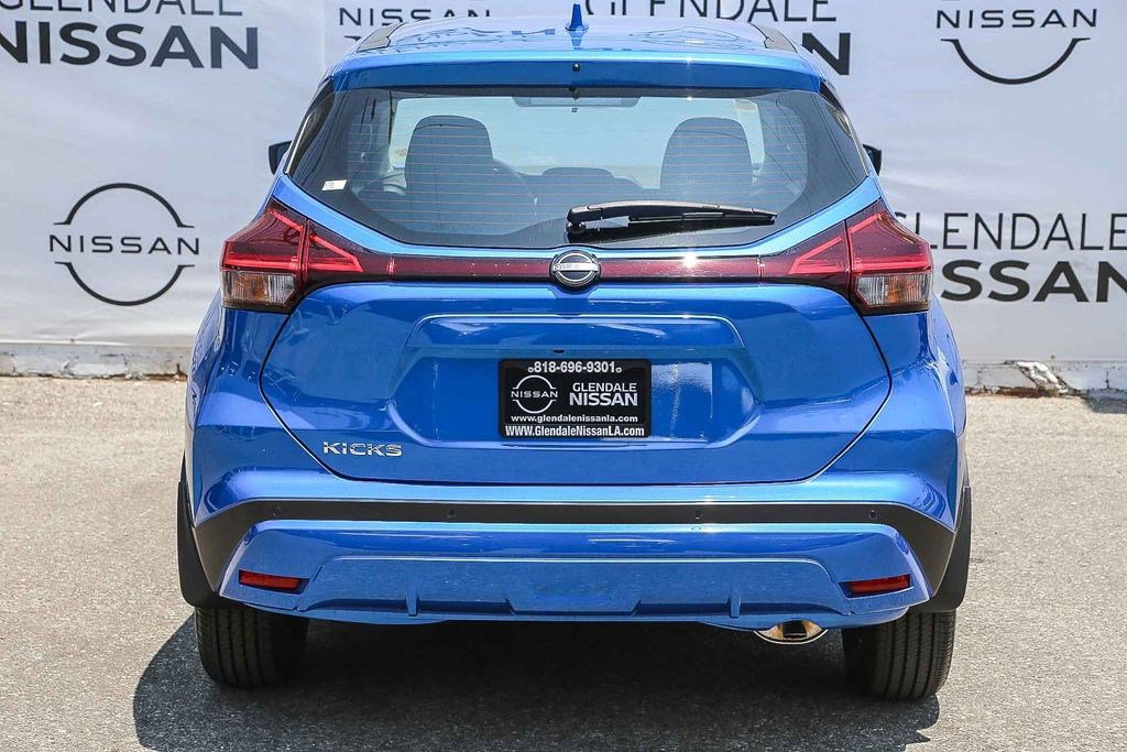 New 2025 Nissan Kicks Play S image 7