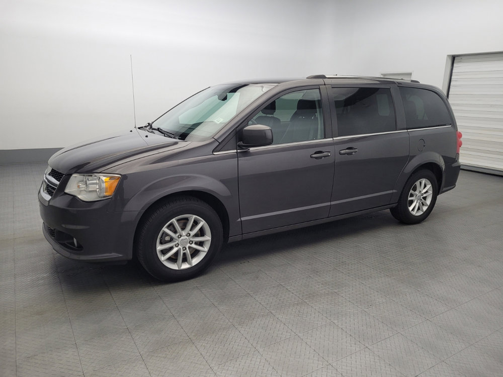 Used 2018 Dodge Grand Caravan SXT image 2