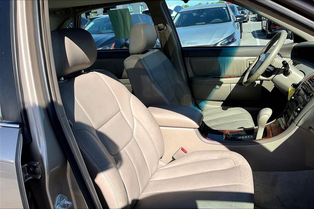 Used 2000 Toyota Avalon XL image 8