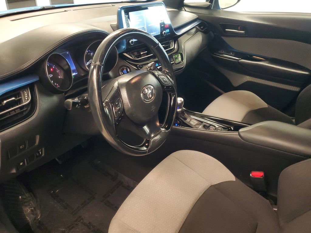 Used 2019 Toyota C-HR XLE image 15