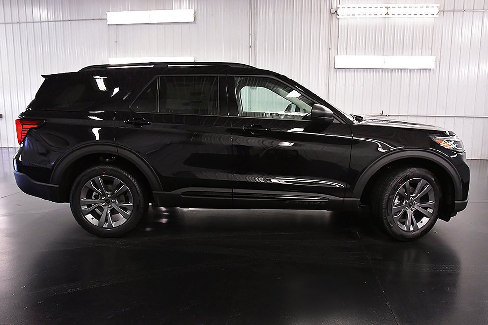 New 2026 Ford Explorer Active w/ Active Comfort Package AWD/4WD image 8